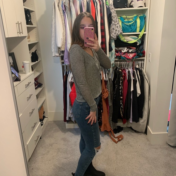 Grey sweater - Picture 3 of 3